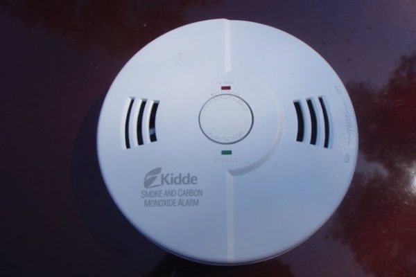 smoke & co2 detector