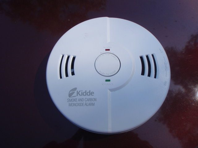 smoke & co2 detector